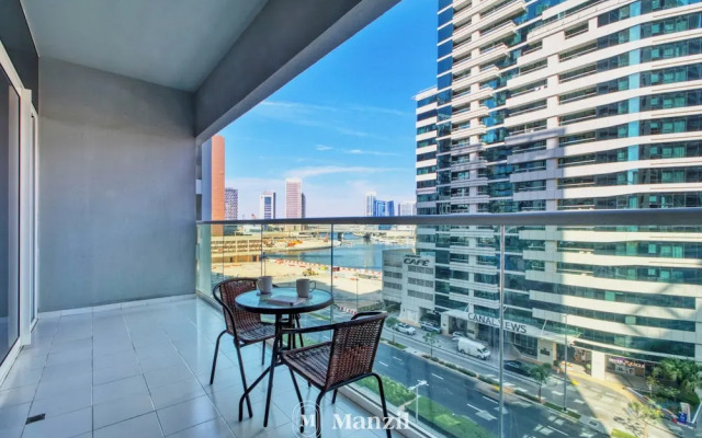 Manzil-1BR w Canal View near Dubai Mall