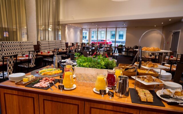 West Plaza Hotel
