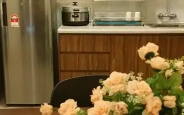 3 Rooms Apt @ Crown Imperial Court