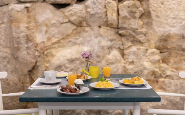 Legendary Porto Hotel