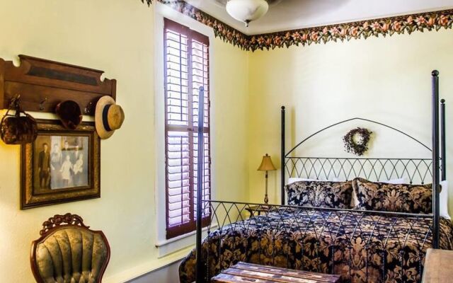 Nutt House Historic Hotel