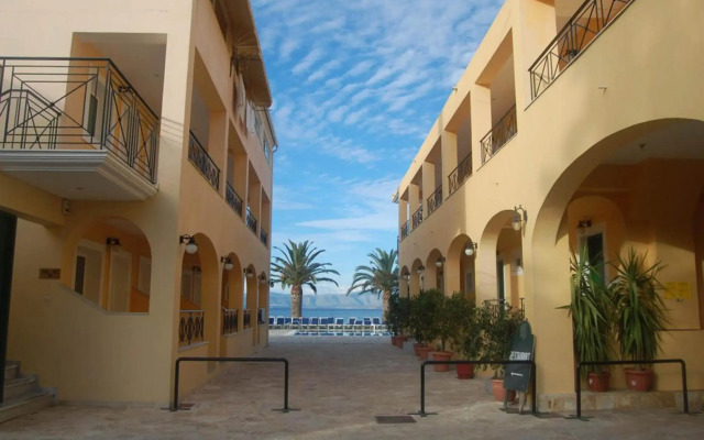 Lemon Grove Hotel and Studios