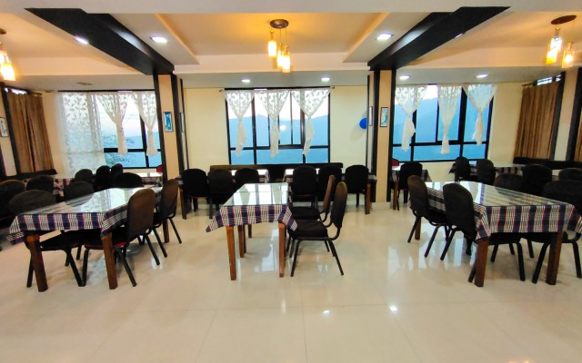 Jain Group Crown De La Cruz