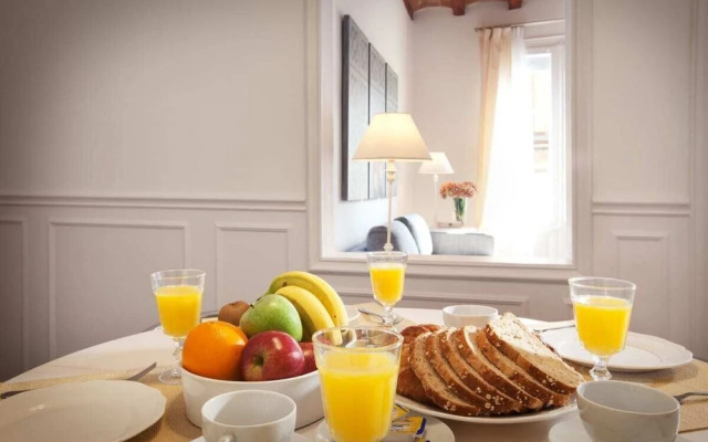 Modern 3 Bedroom Flat With Terrace in Lesseps