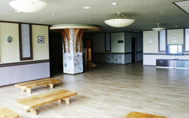 U Castle Hotel