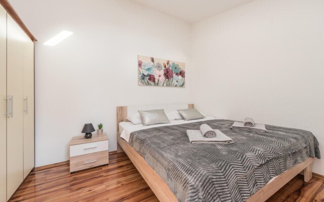 Amazing Home in Pakostane With Wifi and 5 Bedrooms