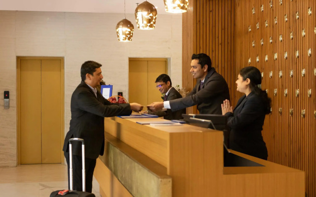 Golden Tulip Suites Gurgaon