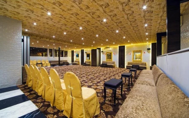 Yashwee International