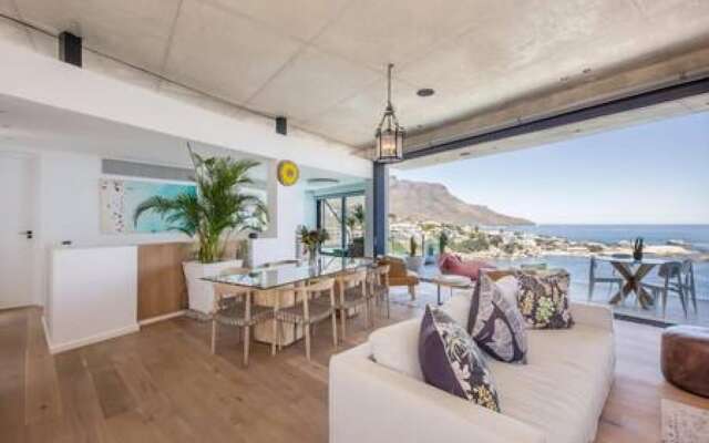 Spectacular Ocean Villa in Camps Bay