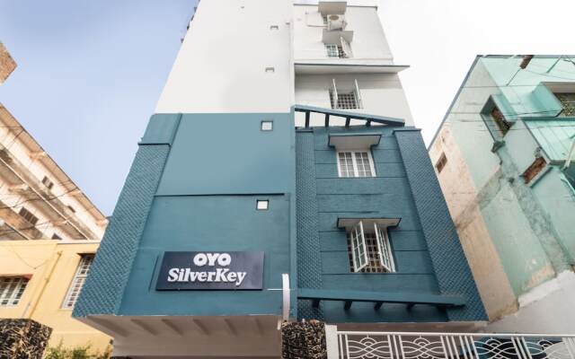 Silverkey Executive Stays 22453 Himayat Nagar Circle