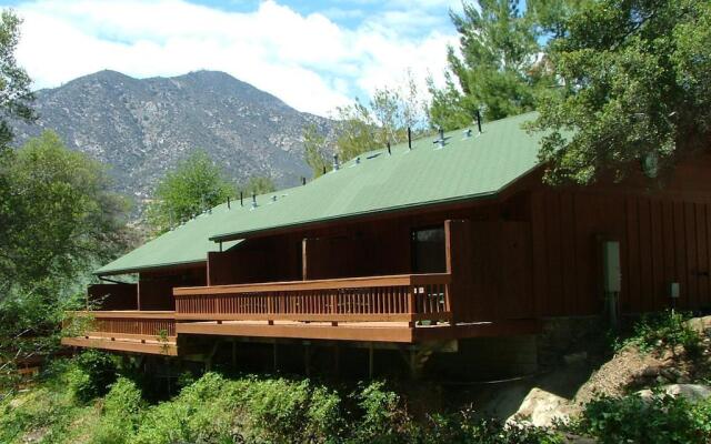 Whispering Pines Lodge