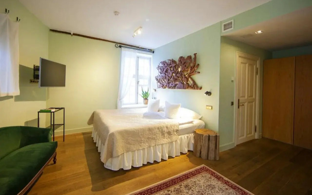 The Three Sisters Hotel