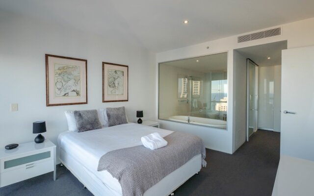 Circle on Cavill Luxury 2-Bedroom Ocean Views