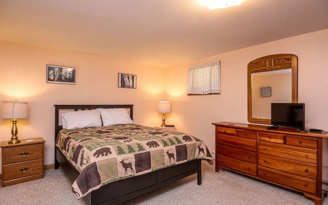 Home Sweet Cabin by Taylor Made Deep Creek