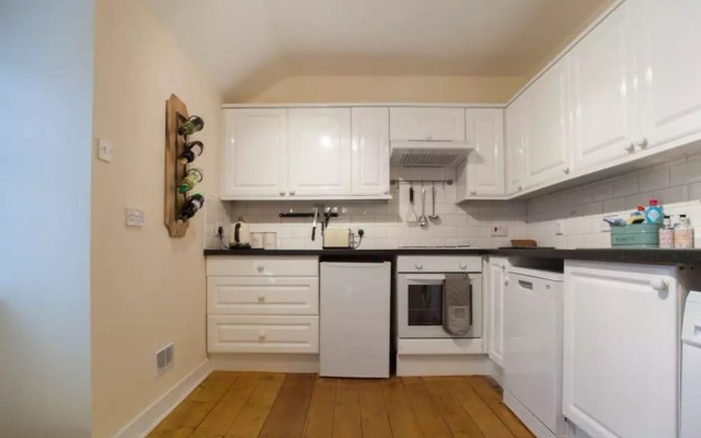 Cosy 2 Bedroom Apartment In Heart Of The City