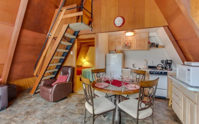 Alpine Chalet 6 Half Loft