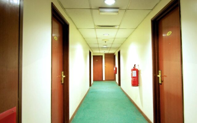 Hotel First Business Inn