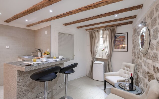 Old Town Center Studio Apartments