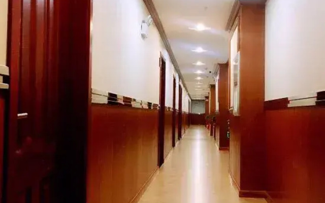 Sun Moon Star Hotel (Changchun Far East Wholesale)