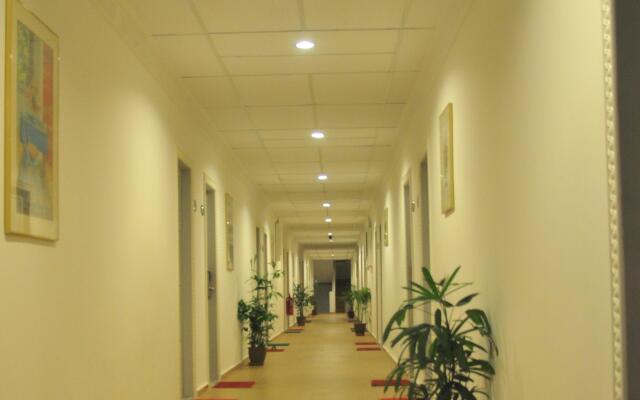 Easy Hotel