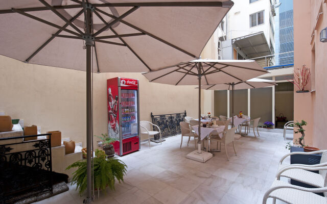 Efplias Hotel Apartments and Suites