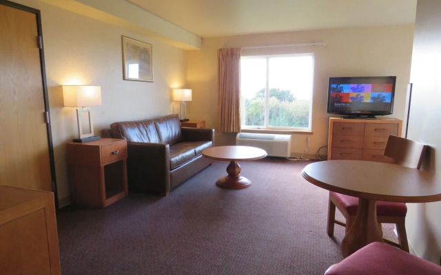 Pacific Sunrise Inn & Suites