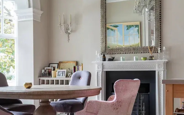 Chelsea Embankment III by Onefinestay