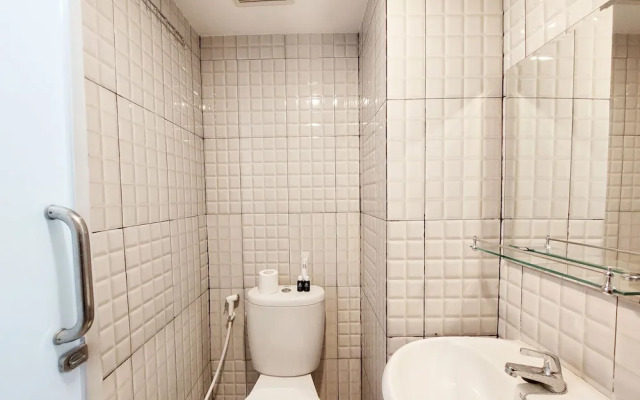 Good Choice And Homey Studio At De Prima Apartment