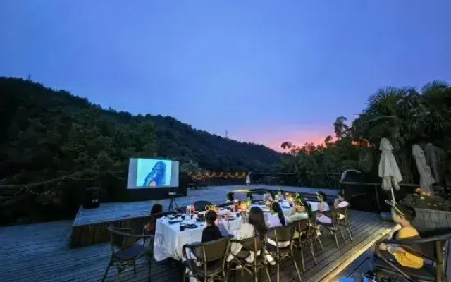 Tree Frog Resort Hotel
