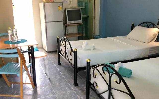 Апартаменты Aromdee Apartment