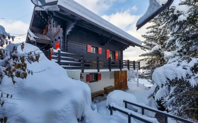 Chalet Les Jeunes - 8 Pax Swiss Ski Chalet