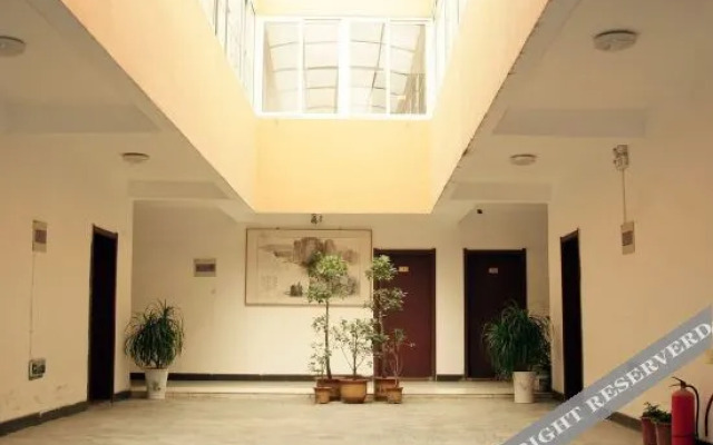 OYO Hongqiao Hotel (Wanda Plaza, Xuecheng District, Zaozhuang)