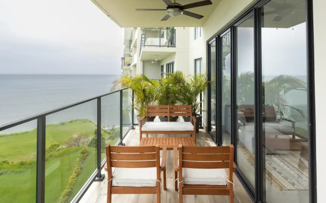 Ourfriends Condo by Acomodo