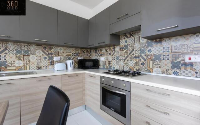 Comfy sofa, Super Penthouse with comfortable BED 360 Estates