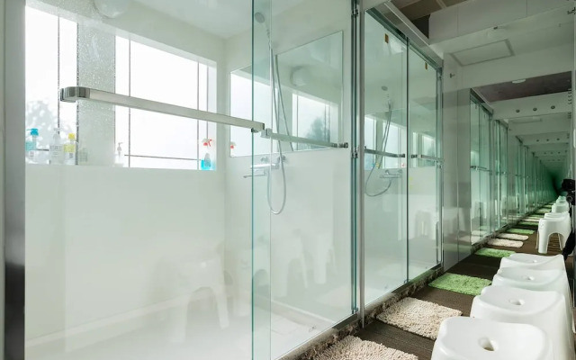 Hotel Adonis - Hostel