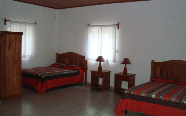 Maya Zacpetén Jungle Lodge