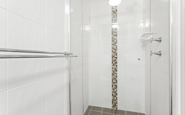 Nicholli, Bay Parklands, Unit 30/2 Gowrie Ave