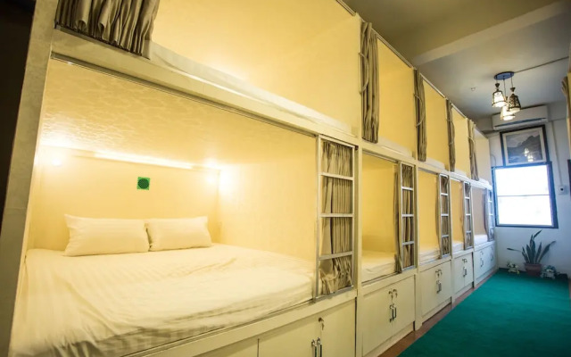 Green Box Hotel - Hostel