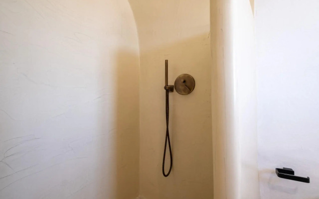 SantorOia Luxury Suites