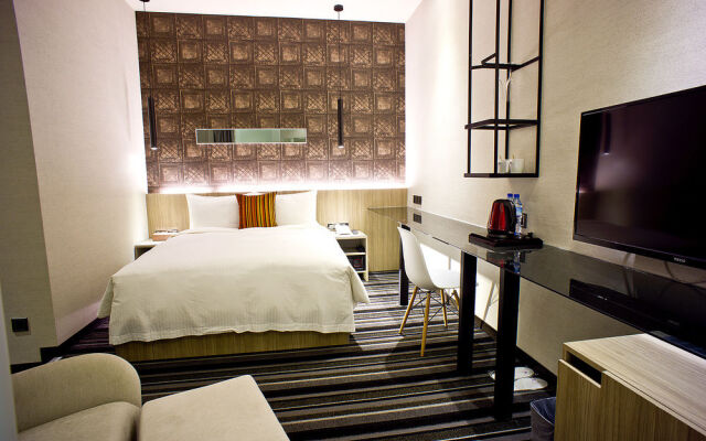 Urban Chic Inn
