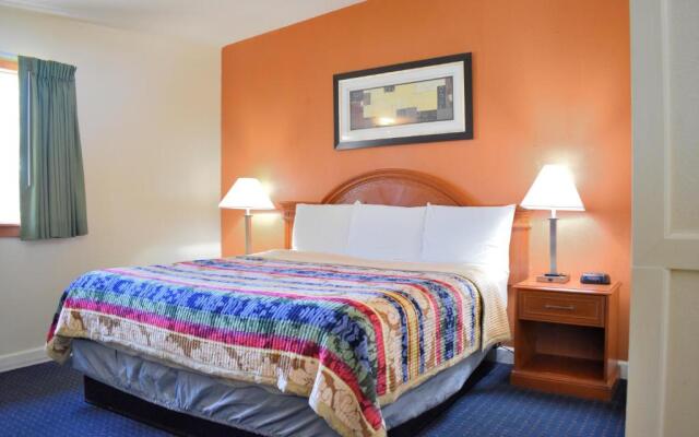 Great Lakes Inn and Suites