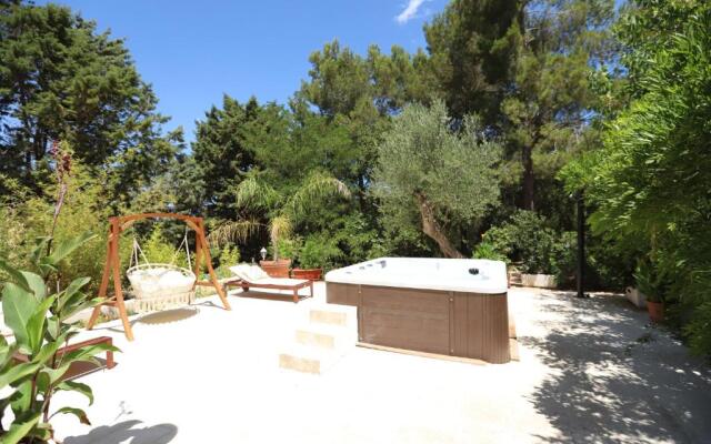 Trulli Tauro Country House con idromassaggio