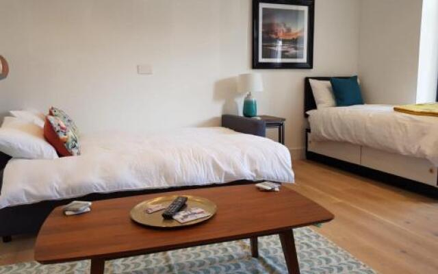 Stunning Ealing Apartment