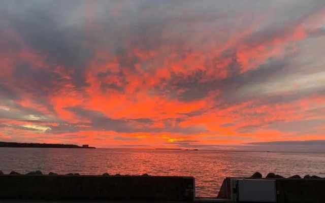 Sunset inn CHURASUN