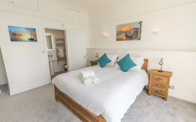 Pier View Apartment at Beach House