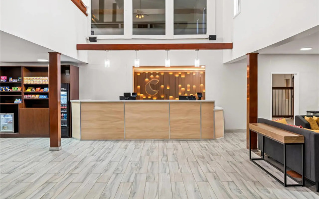 Comfort Inn & Suites