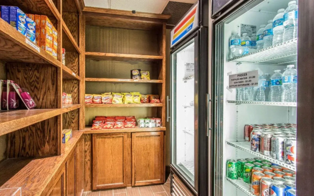 Ardmore Inn & Suites