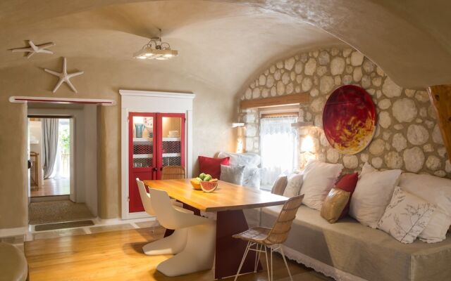 Kallos Villas & Suites