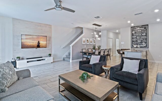 1563 Sandbagger Drive