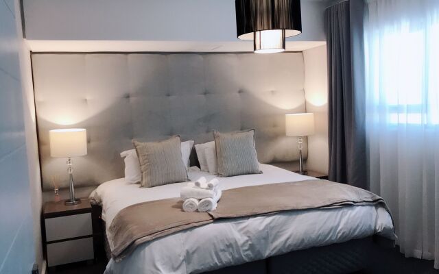 Waters Edge Luxury Apartments